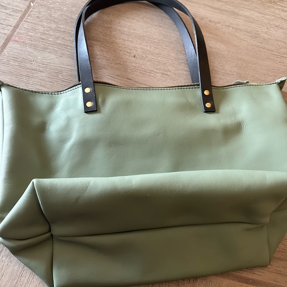 Portland Leather Large Zippered Tote Sage Green New - Picture 3 of 6